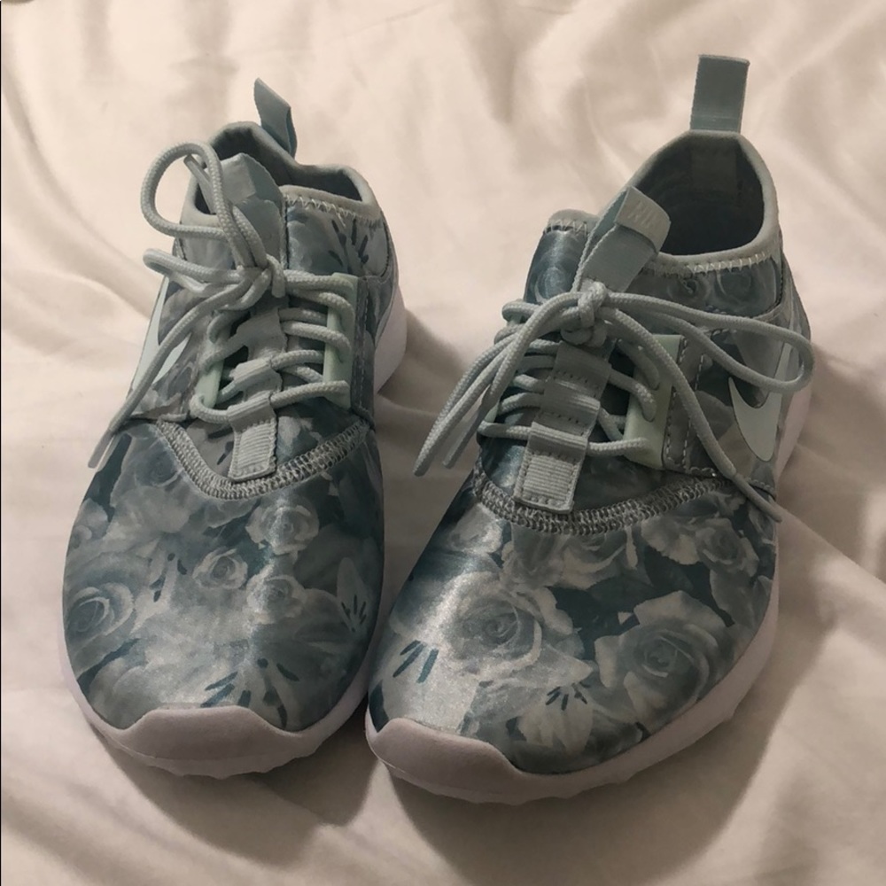 Nike’s! - Picture 4 of 5
